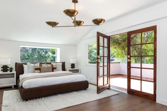 2345 Orange Cove Avenue, La Crescenta, CA 91214