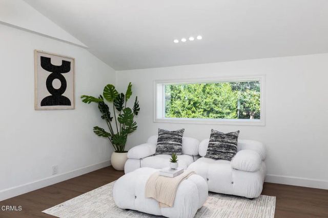 2345 Orange Cove Avenue, La Crescenta, CA 91214