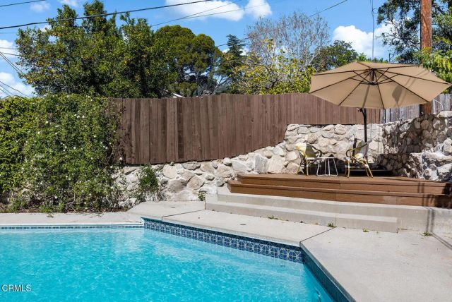 2345 Orange Cove Avenue, La Crescenta, CA 91214