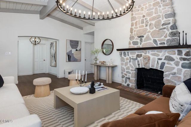 2345 Orange Cove Avenue, La Crescenta, CA 91214