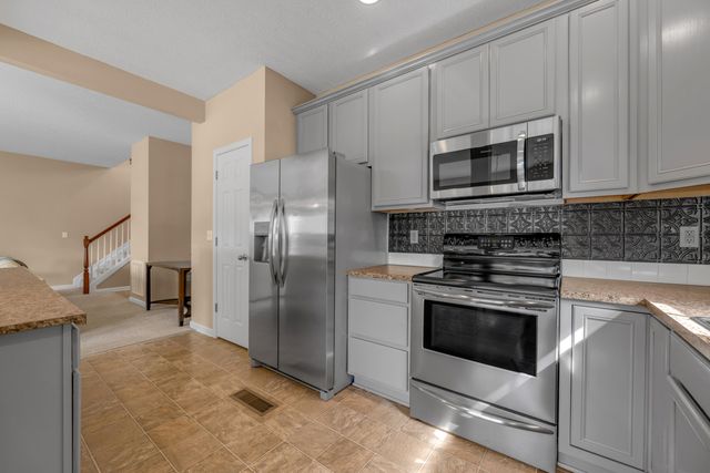 2432 Gooseberry Circle, Lexington, KY 40509