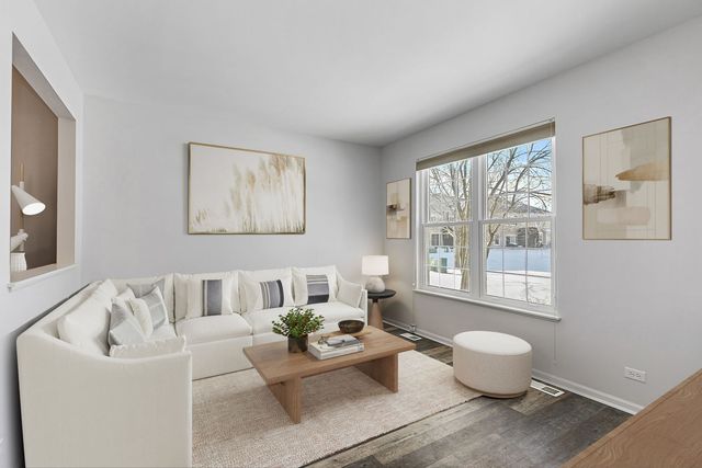 562 Gunnison Court, Gilberts, IL 60136