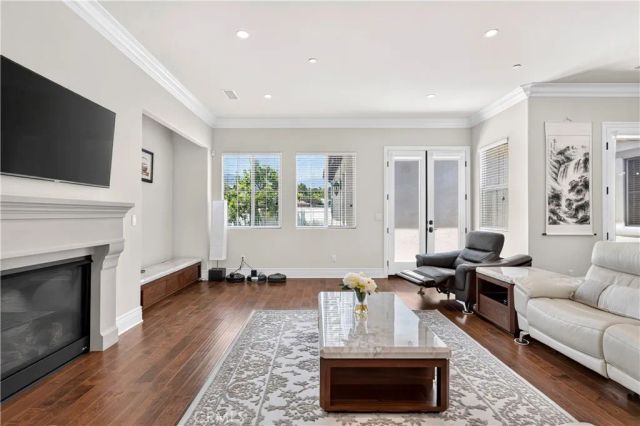 1469 E Foothill Blvd, Glendora, CA 91741