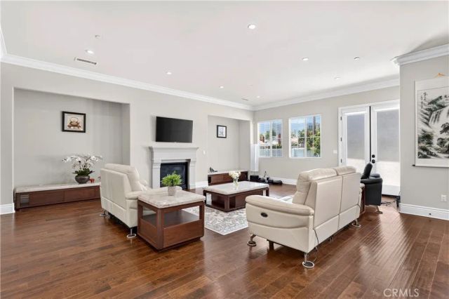 1469 E Foothill Blvd, Glendora, CA 91741