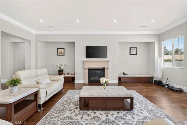 1469 E Foothill Blvd, Glendora, CA 91741