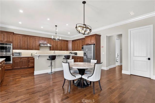1469 E Foothill Blvd, Glendora, CA 91741