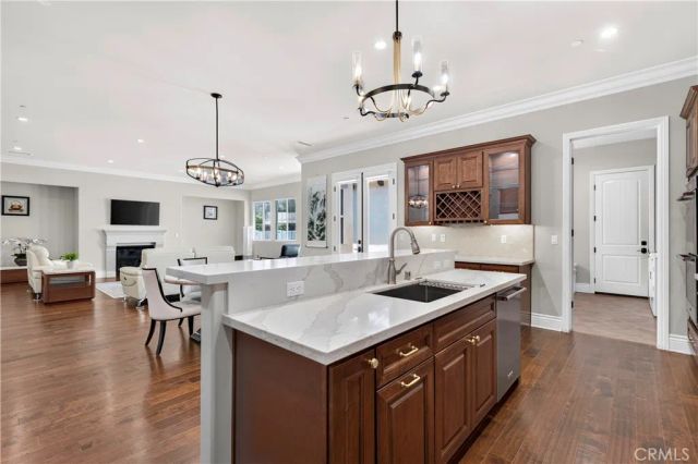 1469 E Foothill Blvd, Glendora, CA 91741