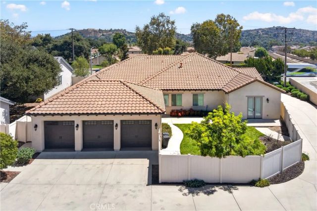 1469 E Foothill Blvd, Glendora, CA 91741