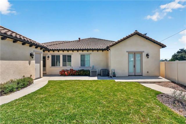 1469 E Foothill Blvd, Glendora, CA 91741