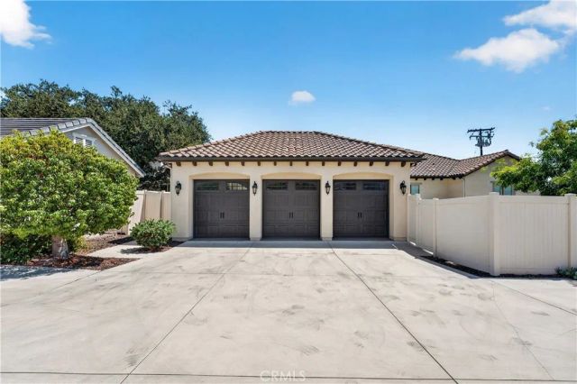 1469 E Foothill Blvd, Glendora, CA 91741