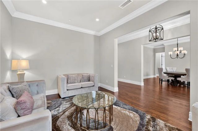 1469 E Foothill Blvd, Glendora, CA 91741