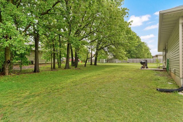 501 Bradford Pear, Clever, MO 65631