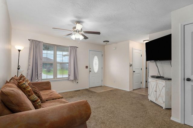 501 Bradford Pear, Clever, MO 65631
