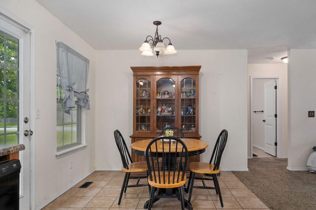 501 Bradford Pear, Clever, MO 65631