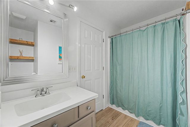 21 Greenridge Lane, Bentonville, AR 72712