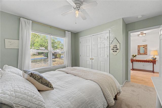 21 Greenridge Lane, Bentonville, AR 72712