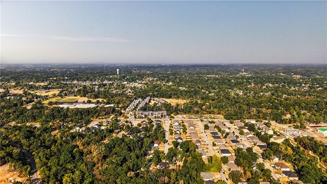 21 Greenridge Lane, Bentonville, AR 72712