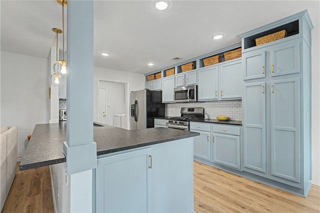 21 Greenridge Lane, Bentonville, AR 72712