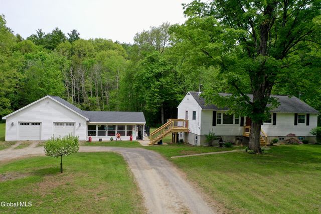 5764 Lake Road, Galway, NY 12074