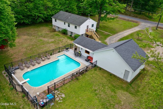 5764 Lake Road, Galway, NY 12074