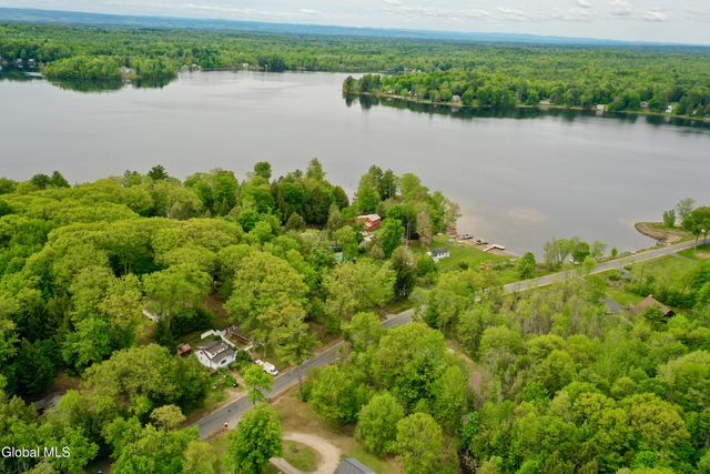 5764 Lake Road, Galway, NY 12074