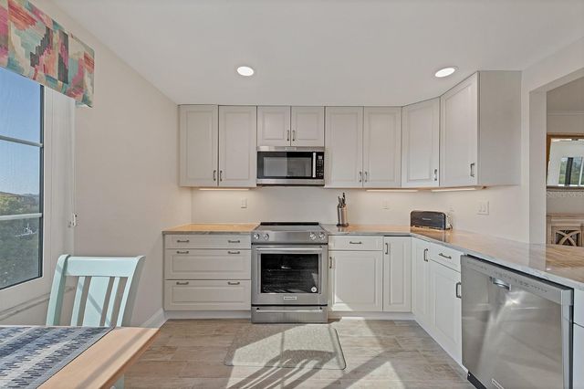 9397 MIDNIGHT PASS ROAD 501, Sarasota, FL 34242