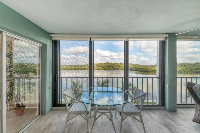 9397 MIDNIGHT PASS ROAD 501, Sarasota, FL 34242