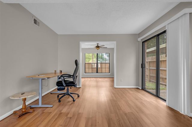 9207 Barr Circle, Houston, TX 77080