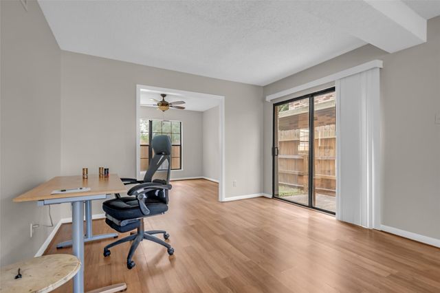 9207 Barr Circle, Houston, TX 77080