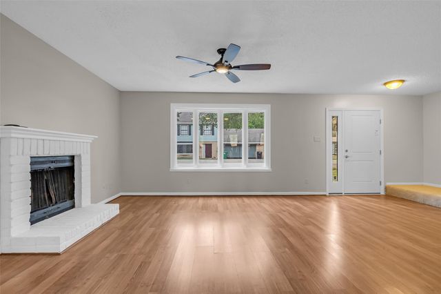 9207 Barr Circle, Houston, TX 77080