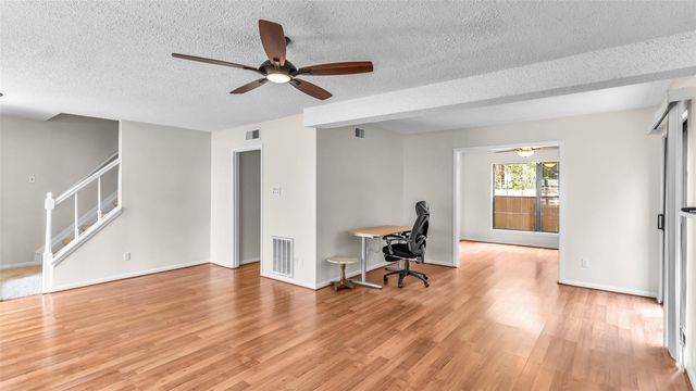 9207 Barr Circle, Houston, TX 77080