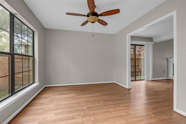 9207 Barr Circle, Houston, TX 77080