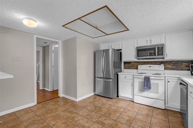 9207 Barr Circle, Houston, TX 77080