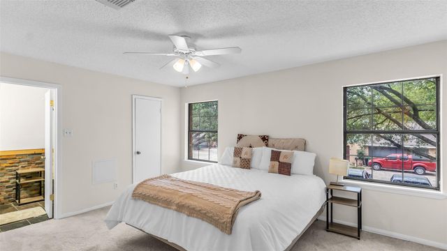 9207 Barr Circle, Houston, TX 77080
