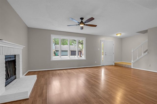 9207 Barr Circle, Houston, TX 77080