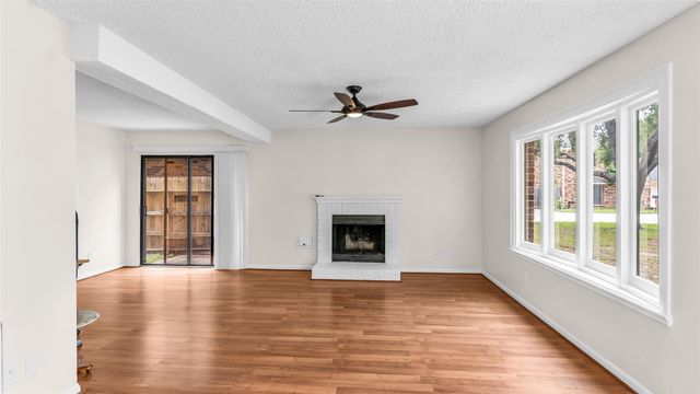 9207 Barr Circle, Houston, TX 77080