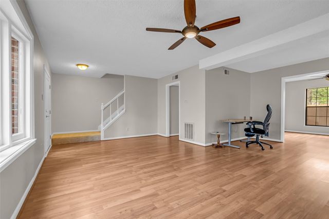 9207 Barr Circle, Houston, TX 77080