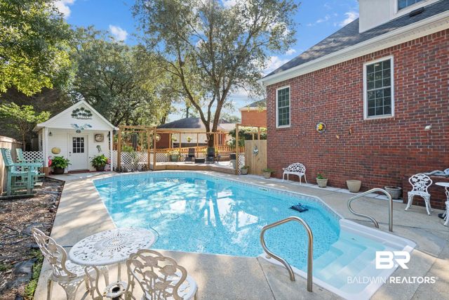 2705 CHARLESTOWNE Drive, Mobile, AL 36693