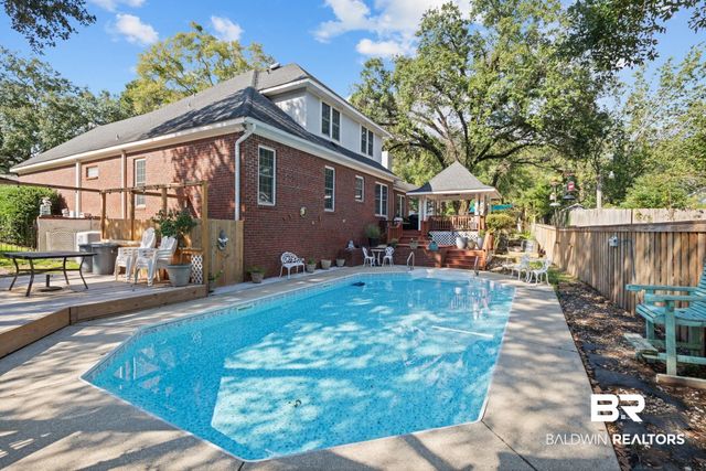 2705 CHARLESTOWNE Drive, Mobile, AL 36693