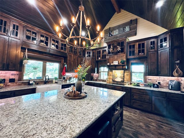 125 Drake Court, Comanche, TX 76442