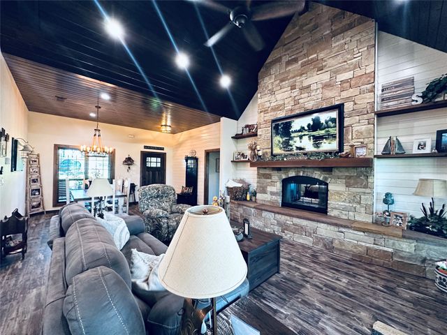 125 Drake Court, Comanche, TX 76442