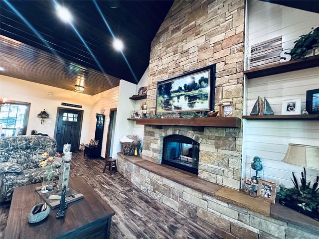 125 Drake Court, Comanche, TX 76442