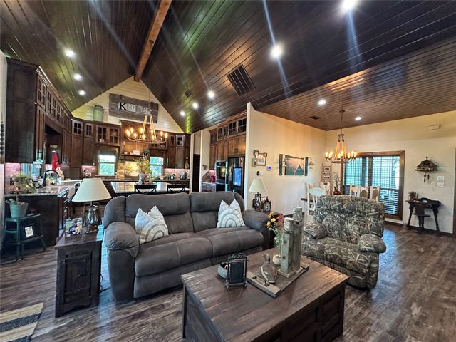 125 Drake Court, Comanche, TX 76442