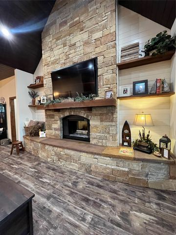 125 Drake Court, Comanche, TX 76442