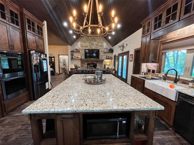 125 Drake Court, Comanche, TX 76442