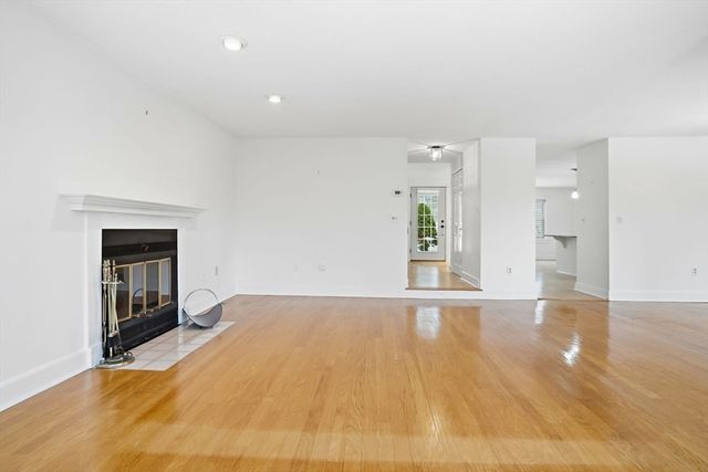 7 Ocean Woods Dr 7, Duxbury, MA 02332