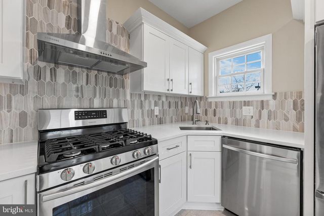 32 WEST ST, Bordentown, NJ 08505