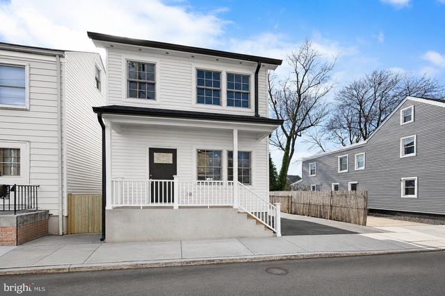 32 WEST ST, Bordentown, NJ 08505