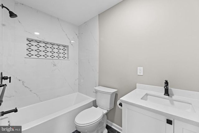 32 WEST ST, Bordentown, NJ 08505