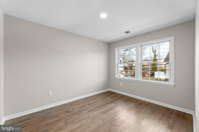 32 WEST ST, Bordentown, NJ 08505